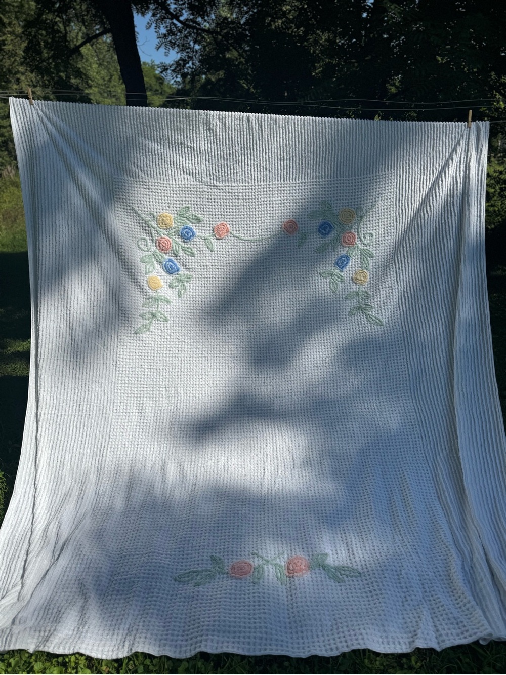 White Floral Chenille Bedspread - Embroidered Rose Pattern